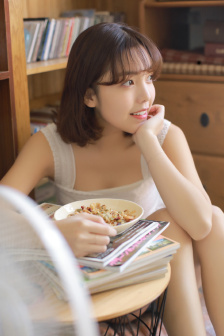 女侠被擒沦为胯下玩物